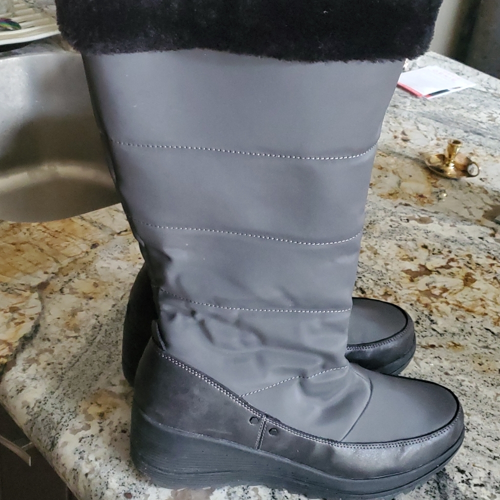 Sporto waterproof boots size 10